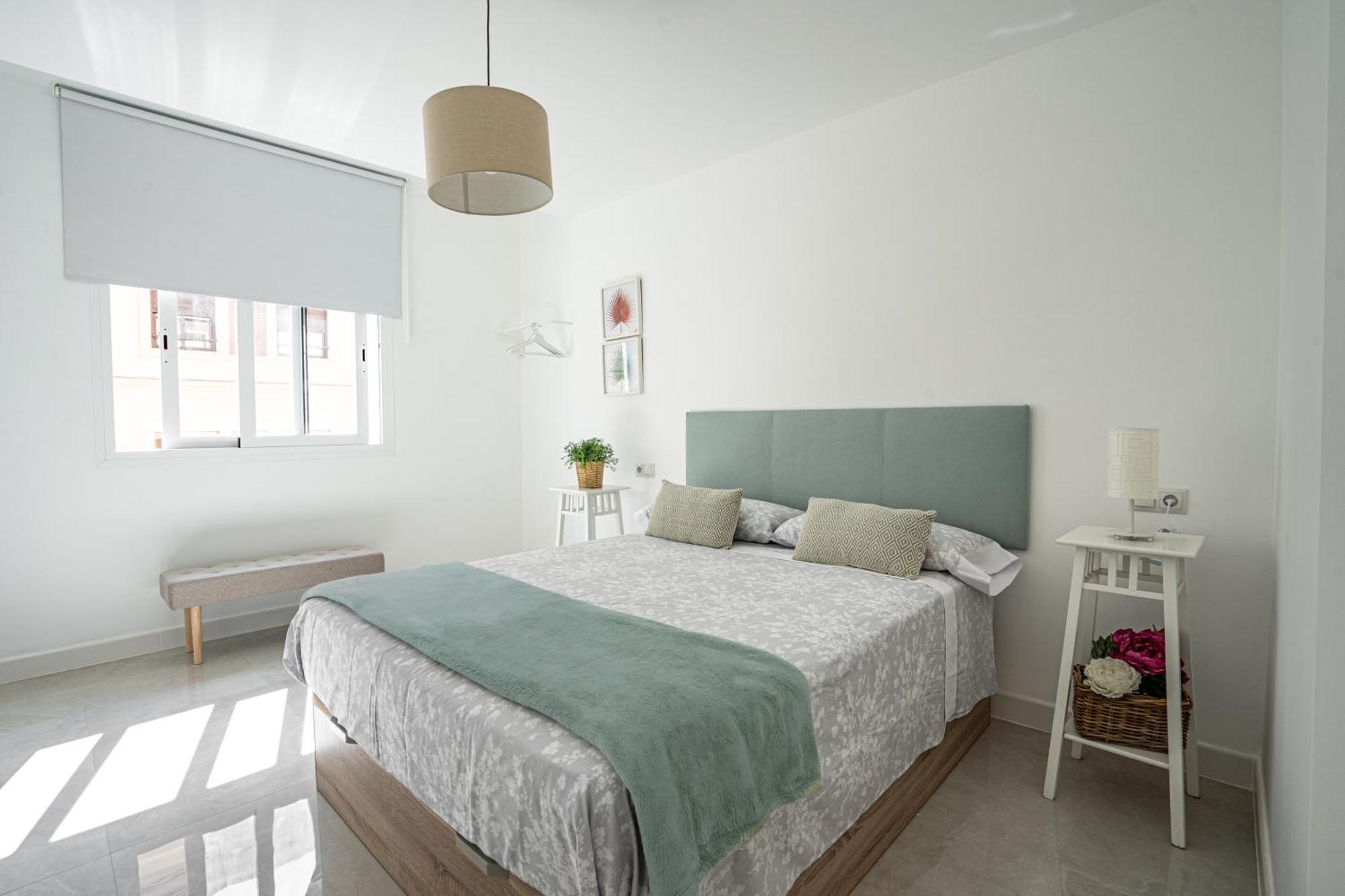 Apartment Center Soho Deluxe Малага Экстерьер фото